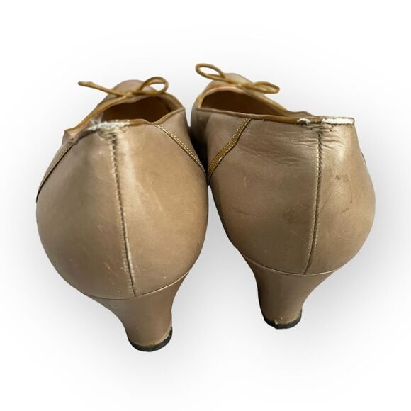 Salvatore Ferragamo Tan Pumps AAAA Narrow - Picture 5 of 11